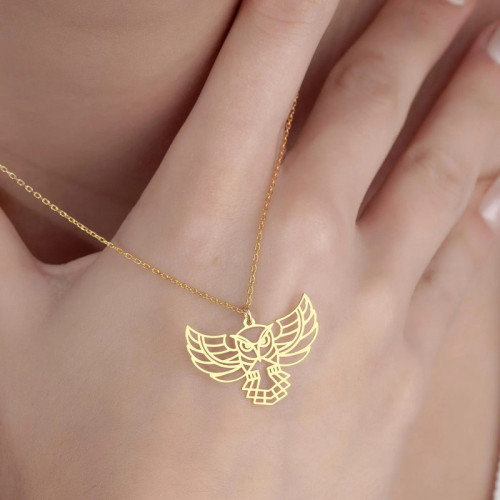 Silver Owl Necklace that Captures Every Gaze - N4101