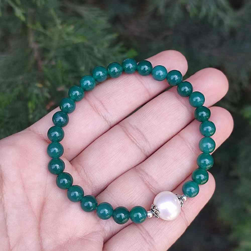 6mm Natural Green Agate & Pearl Bracelet 6mm Natural Green Agate & Pearl Bracelet