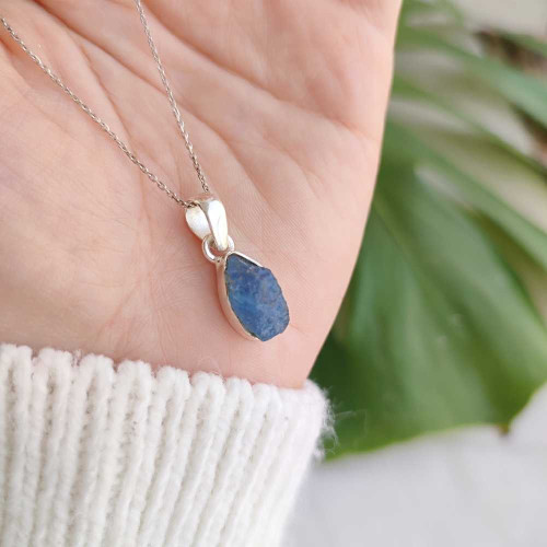 925 Silver Natural Aquamarine Stone Pendant - Raw Shape 925 Silver Natural Aquamarine Stone Pendant - Raw Shape