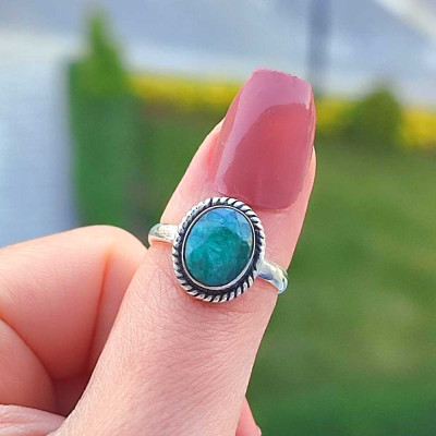 925 Silver Rare Emerald Stone Ring