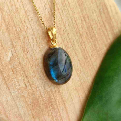 925 Silver Labradorite Stone Pendant - Oval Shape