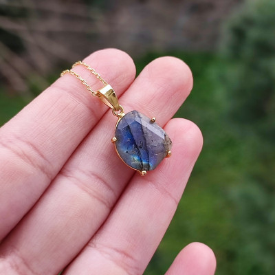 925 Silver Labradorite Stone Pendant - Faceted Cut