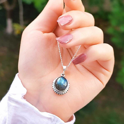 925 Silver Labradorite Stone Pendant - Oval Shape