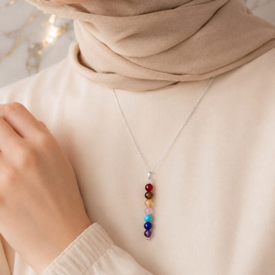 قلادة أحجار الشاكرات السبعة في سلسلة فضة استرليني عيار 925