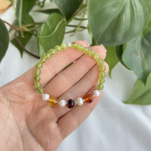 Natural Peridot Stone & Pearl & amber Bracelet Natural Peridot Stone & Pearl & amber Bracelet