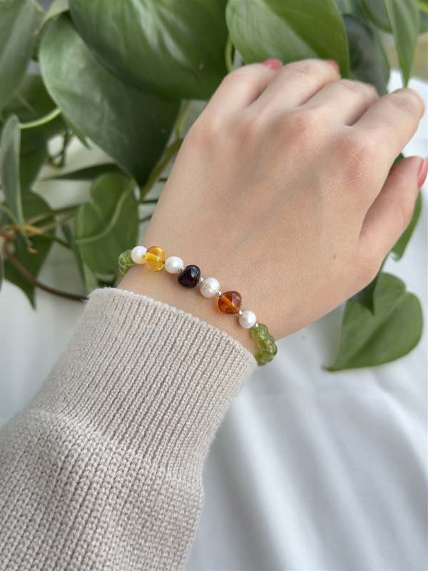 Natural Peridot Stone & Pearl & amber Bracelet 