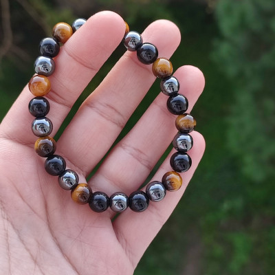 أسورة متعددة الأحجار مصممة من حجر عين النمر وحجر الهيماتايت وحجر الاونيكس