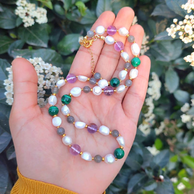 925 Ayar G&uuml;m&uuml;ş Beyaz İnci ile 8 mm Malakit , Ametrin & Labradorit Kolye