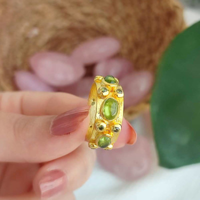 925 Silver Natural Peridot Stone Ring - Zircon Around