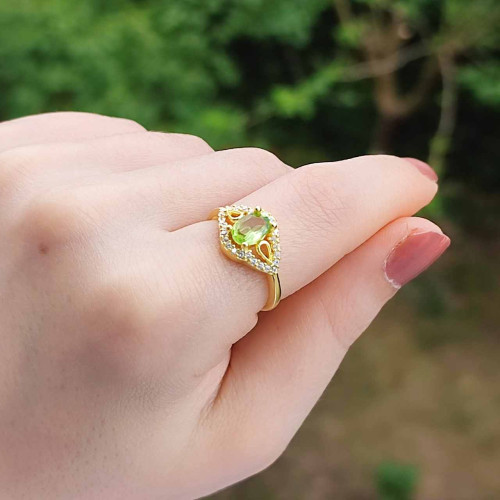 925 Silver Natural Peridot Stone Ring - Zircon Around