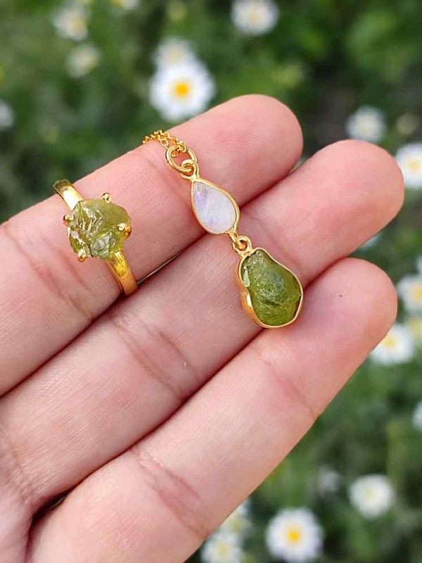 925 ayar Gümüş  peridot  Taşi Kolye