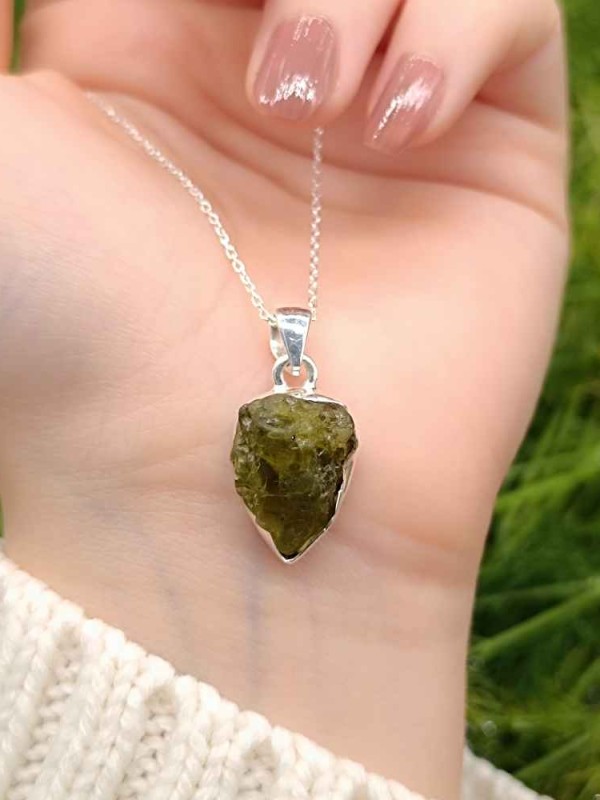 925 Ayar Gümüş Doğal Peridot Taşı Kolye