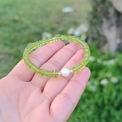 Natural Peridot Stone & Pearl Bracelet