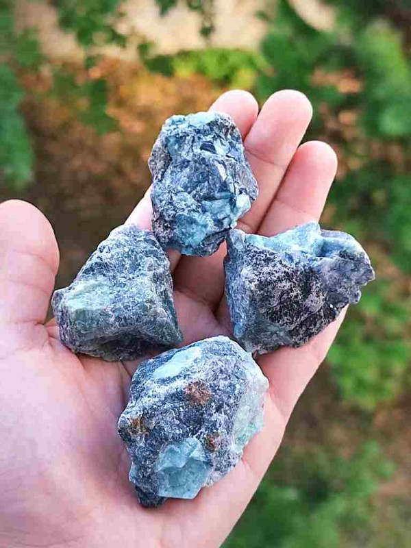 Zümrüt Doğal Taş Tamburlanmış Parça