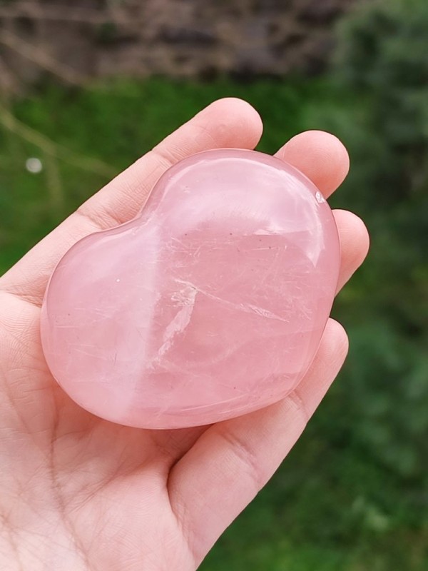 Pembe kuvars Kalp Şekilde