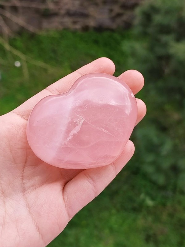 Pembe kuvars Kalp Şekilde