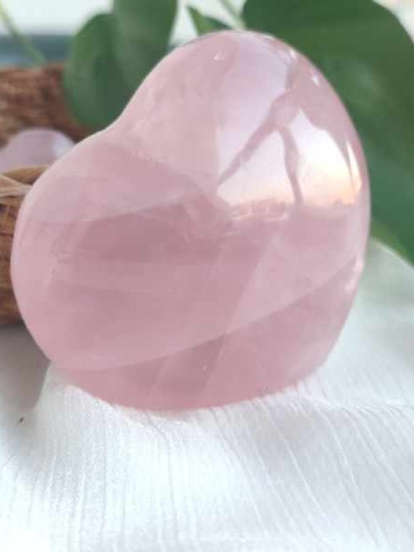 Pembe kuvars Kalp Şekilde